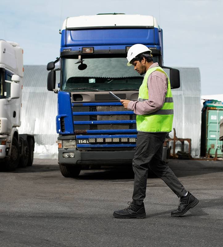 Carrier partner loading a customer vehicle